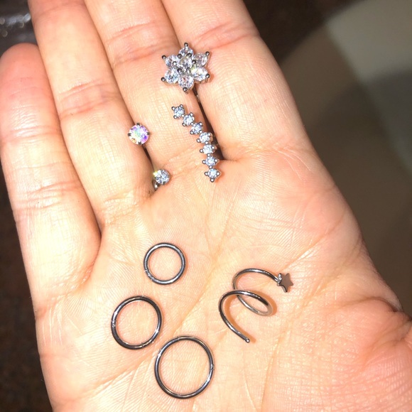 helix ear piercings - Picture 1 of 1